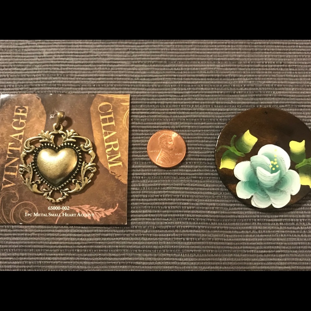 WOODEN HAND PAINTED FLOWER YELLOW HEART PENDANTS
